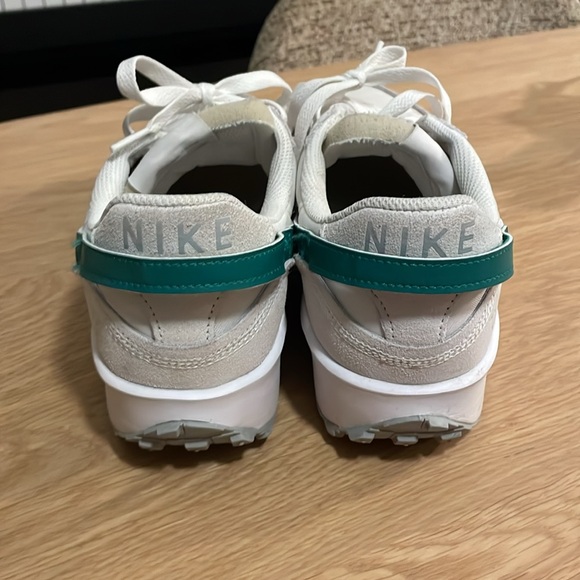 Nike waffle debut sneakers size 8 - Picture 2 of 3